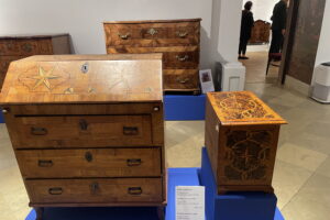 Meble kolbuszowskie na nowej wystawie - Radio Kielce Meble kolbuszowskie na nowej wystawie - Radio Kielce