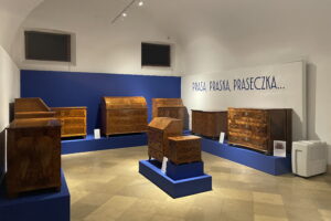 Meble kolbuszowskie na nowej wystawie - Radio Kielce Meble kolbuszowskie na nowej wystawie - Radio Kielce