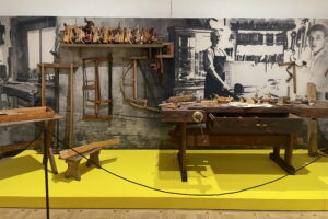 Meble kolbuszowskie na nowej wystawie - Radio Kielce Meble kolbuszowskie na nowej wystawie - Radio Kielce