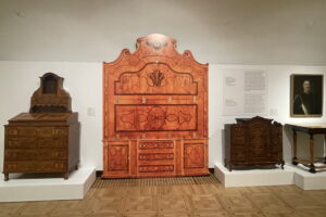 Meble kolbuszowskie na nowej wystawie - Radio Kielce Meble kolbuszowskie na nowej wystawie - Radio Kielce