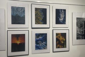 Czas ujęty w kadrach fotografii w sandomierskim ratuszu - Radio Kielce 08.11.2025. Sandomierz. Wystawa „Reflection of time” / Fot. Grażyna Szlęzak-Wójcik - Radio Kielce