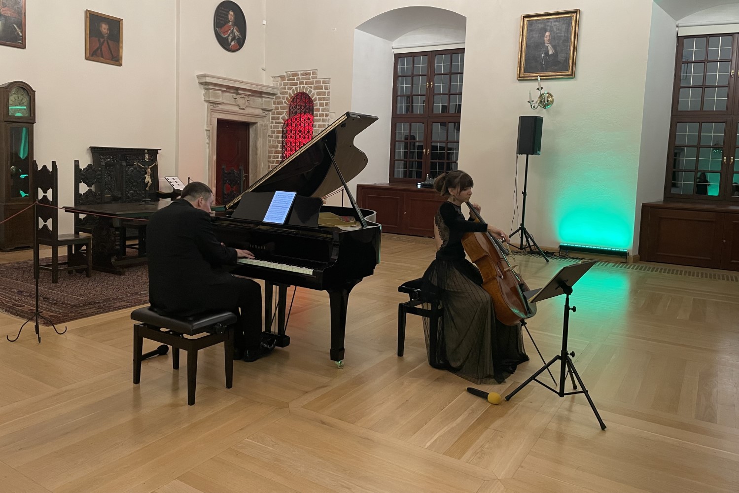 Wiolonczela i fortepian rozbrzmiewały w sandomierskim zamku
