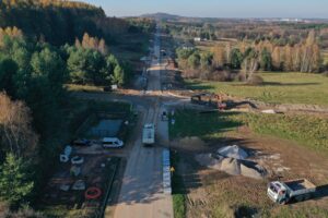 Nowa droga obwodnicą podkieleckiej wsi? Otwarcie jeszcze w tym roku - Radio Kielce 07.11.2025. Gmina Chęciny. Tzw. obwodnica Polichna / Fot. Jarosław Kubalski - Radio Kielce