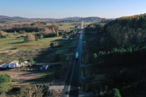 Nowa droga obwodnicą podkieleckiej wsi? Otwarcie jeszcze w tym roku - Radio Kielce 07.11.2025. Gmina Chęciny. Tzw. obwodnica Polichna / Fot. Jarosław Kubalski - Radio Kielce