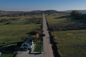 Nowa droga obwodnicą podkieleckiej wsi? Otwarcie jeszcze w tym roku - Radio Kielce 07.11.2025. Gmina Chęciny. Tzw. obwodnica Polichna / Fot. Jarosław Kubalski - Radio Kielce