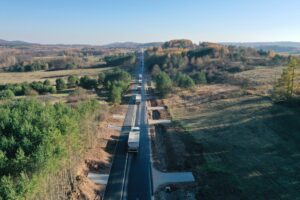 Nowa droga obwodnicą podkieleckiej wsi? Otwarcie jeszcze w tym roku - Radio Kielce 07.11.2025. Gmina Chęciny. Tzw. obwodnica Polichna / Fot. Jarosław Kubalski - Radio Kielce