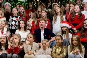 08.11.2025. Kielce. Nagranie teledysku do pastorałki w Domu Kultury ,,Zameczek” / Fot. Piotr Kwaśniewski - Radio Kielce