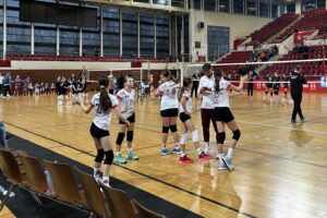 Zawodnicy z całej Polski walczyli na Volley Stars Cup 2025 w Ostrowcu Św. - Radio Kielce
