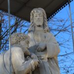 Apostoł odzyskał głowę. Ale resztę trzeba naprawić