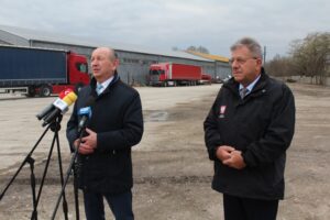 Pińczów bez toksycznych odpadów - Radio Kielce 20.11.2025. Pińczów. Wojewoda świętokrzyski odwiedził zlikwidowane składowisko odpadów niebezpiecznych / Fot. Marta Gajda-Kruk - Radio Kielce