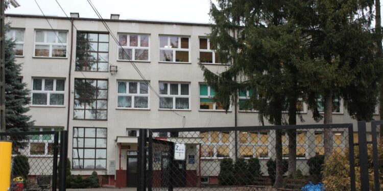 Szkoła Podstawowa im. Kornela Makuszyńskiego w Pacanowie / Fot. Marta Gajda-Kruk - Radio Kielce