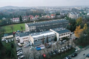 Kielecki „Ekonomik” będzie rozbudowany - Radio Kielce 12.11.2025. Kielce. Ulica Langiewicza. Zespół Szkół Ekonomicznych / Fot. Jarosław Kubalski - Radio Kielce