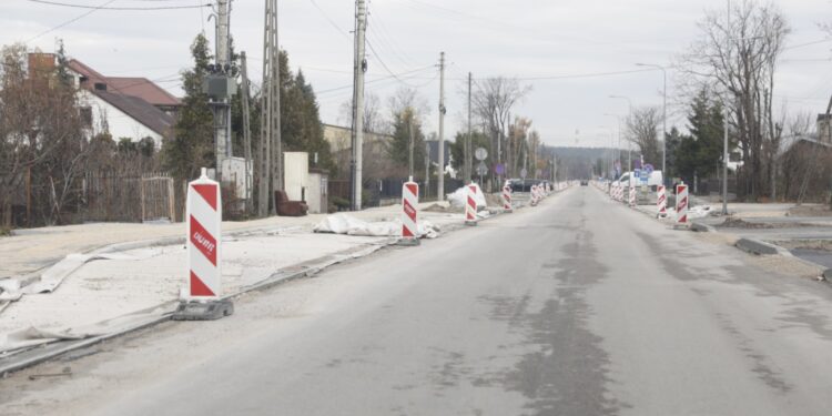 Remonty kieleckich dróg postępują szybciej, niż planowano - Radio Kielce 14.11.2025. Kielce. Ulica Górników Staszicowskich / Fot. Jarosław Kubalski - Radio Kielce