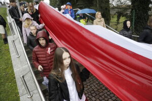 Mieszkańcy Bielin wspólnie świętowali Narodowy Dzień Niepodległości - Radio Kielce