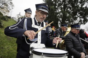 Mieszkańcy Bielin wspólnie świętowali Narodowy Dzień Niepodległości - Radio Kielce