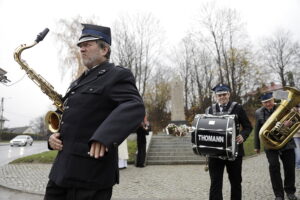Mieszkańcy Bielin wspólnie świętowali Narodowy Dzień Niepodległości - Radio Kielce