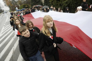 Mieszkańcy Bielin wspólnie świętowali Narodowy Dzień Niepodległości - Radio Kielce Mieszkańcy Bielin wspólnie świętowali Narodowy Dzień Niepodległości - Radio Kielce