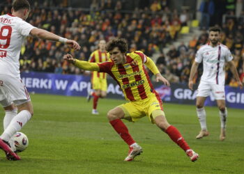 09.11.2025. Kielce. Mecz Korona Kielce - Raków Częstochowa. / Fot Jarosław Kubalski - Radio Kielce