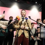 12.11.2025. Kielce. Teatr im. Stefana Żeromskiego. „Sztuka pomagania - Dycha na Cud”. Zbiórka na rzecz Amelki Wiatrowskiej i Wiktorii Kępy, cierpiących na zespół Retta / Fot. Jarosław Kubalski - Radio Kielce