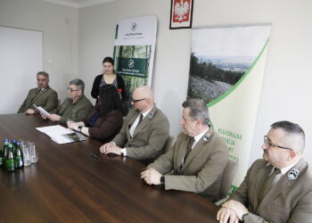 13.11.2025. Kielce. Regionalna Dyrekcja Ochrony Środowiska. Podpisanie zarządzeń o ustanowieniu rezerwatów przyrody / Fot. Jarosław Kubalski - Radio Kielce