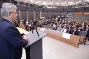 Gminy i powiaty z rządowym wsparciem na „powodziówki” - Radio Kielce 05.11.2025 Kielce. ŚUW. Podpisanie umów na dofinansowanie usuwania skutków klęsk żywiołowych / Fot. Jarosław Kubalski - Radio Kielce