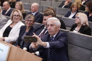 Gminy i powiaty z rządowym wsparciem na „powodziówki” - Radio Kielce 05.11.2025 Kielce. ŚUW. Podpisanie umów na dofinansowanie usuwania skutków klęsk żywiołowych / Fot. Jarosław Kubalski - Radio Kielce