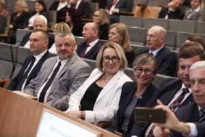 Gminy i powiaty z rządowym wsparciem na „powodziówki” - Radio Kielce 05.11.2025 Kielce. ŚUW. Podpisanie umów na dofinansowanie usuwania skutków klęsk żywiołowych / Fot. Jarosław Kubalski - Radio Kielce