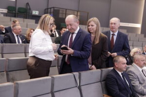 Gminy i powiaty z rządowym wsparciem na „powodziówki” - Radio Kielce 05.11.2025 Kielce. ŚUW. Podpisanie umów na dofinansowanie usuwania skutków klęsk żywiołowych / Fot. Jarosław Kubalski - Radio Kielce