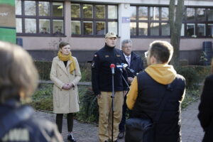 07.11.2025. Kielce. I Liceum Ogólnokształcące im. Stefana Żeromskiego. Próba ewakuacyjna / Fot. Jarosław Kubalski - Radio Kielce