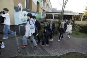 07.11.2025. Kielce. I Liceum Ogólnokształcące im. Stefana Żeromskiego. Próba ewakuacyjna / Fot. Jarosław Kubalski - Radio Kielce