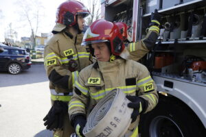 07.11.2025. Kielce. I Liceum Ogólnokształcące im. Stefana Żeromskiego. Próba ewakuacyjna / Fot. Jarosław Kubalski - Radio Kielce