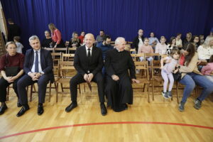 Niestachów stawia na bezpieczeństwo - Radio Kielce