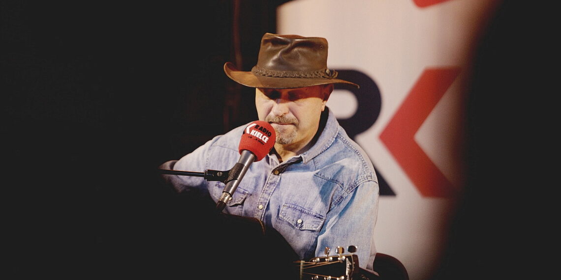 14.11.2025 Radio Kielce. Studio Gram. Koncert Macieja Jóźwika / Fot. Jarosław Kubalski - Radio Kielce