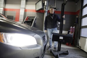 Kierowcy mogli sprawdzić światła w swoich samochodach - Radio Kielce Kierowcy mogli sprawdzić światła w swoich samochodach - Radio Kielce