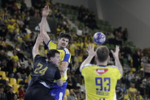 Industria rozbiła Azoty w meczu Orlen Superligi - Radio Kielce