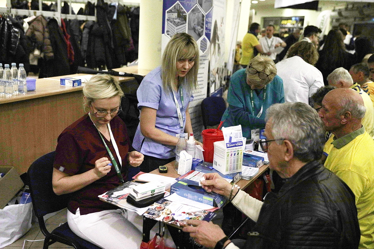 W Hali Legionów specjaliści zachęcali do wykonywania badań - Radio Kielce 15.11.2025. Kielce. Hala Legionów. Akcja „Movember” / Fot. Jarosław Kubalski - Radio Kielce