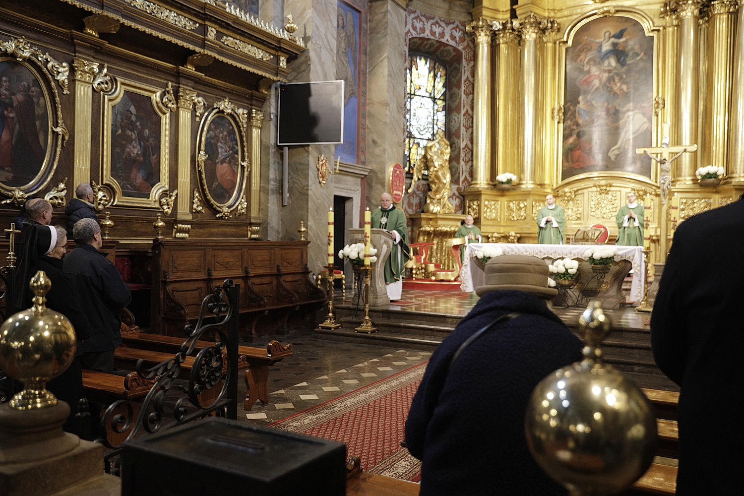 Osoby potrzebujące spotkały się na gorącym posiłku