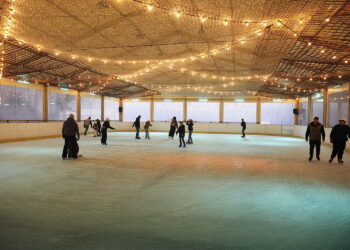 Kielce na lodzie: ruch, śmiech i dobra zabawa dla całej rodziny - Radio Kielce 16.11.2025. Kielce. Lodowisko / Fot. Jarosław Kubalski - Radio Kielce