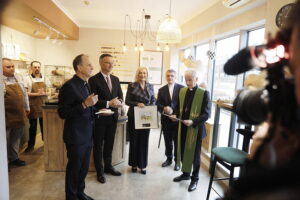 Otwarto kawiarnię, w której pracują osoby niepełnosprawne - Radio Kielce Otwarto kawiarnię, w której pracują osoby niepełnosprawne - Radio Kielce