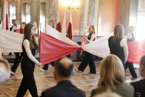 Uczniowie wyróżnieni w dyktandzie niepodległościowym - Radio Kielce