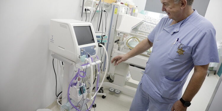 Jedyny taki respirator w województwie - Radio Kielce Jedyny taki respirator w województwie