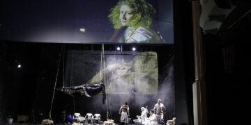 Kielce. Teatr im. Stefana Żeromskiego. Spektakl „Potok. Ćwiczenia ze wspólnoty” / Fot. Jarosław Kubalski - Radio Kielce