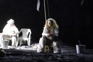 Kielce. Teatr im. Stefana Żeromskiego. Próba spektaklu "Potok. Ćwiczenia ze wspólnoty" - Radio Kielce