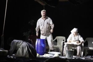 Kielce. Teatr im. Stefana Żeromskiego. Próba spektaklu "Potok. Ćwiczenia ze wspólnoty" - Radio Kielce