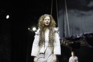 Kielce. Teatr im. Stefana Żeromskiego. Próba spektaklu "Potok. Ćwiczenia ze wspólnoty" - Radio Kielce