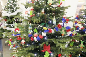 03.12.2025. Kielce. Wystawa „Święta bez choinki? Czyste kpinki...” / Fot. Wiktor Taszłow - Radio Kielce