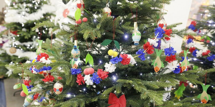 Już szykujemy choinkę. Jaka jest jej historia? - Radio Kielce Już szykujemy choinkę. Jaka jest jej historia?