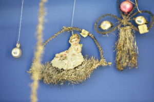 03.12.2025. Kielce. Wystawa „Święta bez choinki? Czyste kpinki...” / Fot. Wiktor Taszłow - Radio Kielce