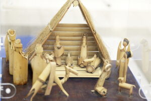 03.12.2025. Kielce. Wystawa „Święta bez choinki? Czyste kpinki...” / Fot. Wiktor Taszłow - Radio Kielce