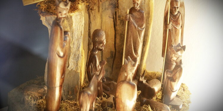 Szopki, dziadki do orzechów i choinki. Świąteczny klimat w Muzeum Zabawek i Zabawy